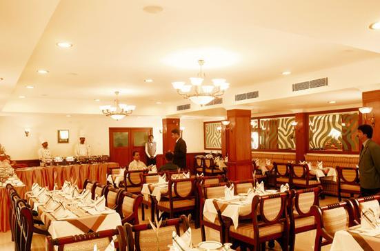 Hotel Elegance Kaladi Exterior photo
