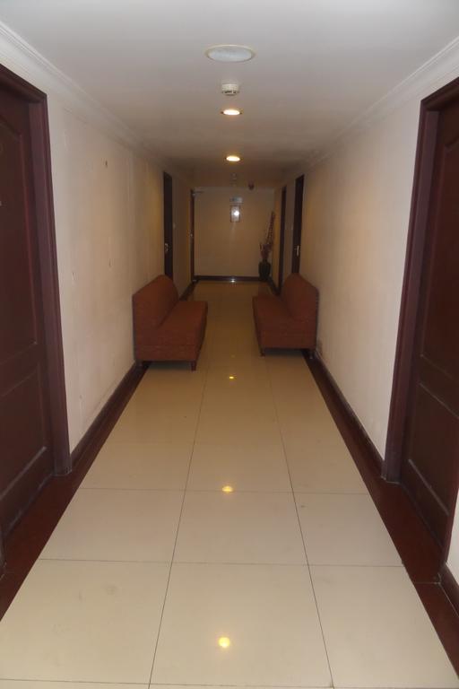 Hotel Elegance Kaladi Exterior photo